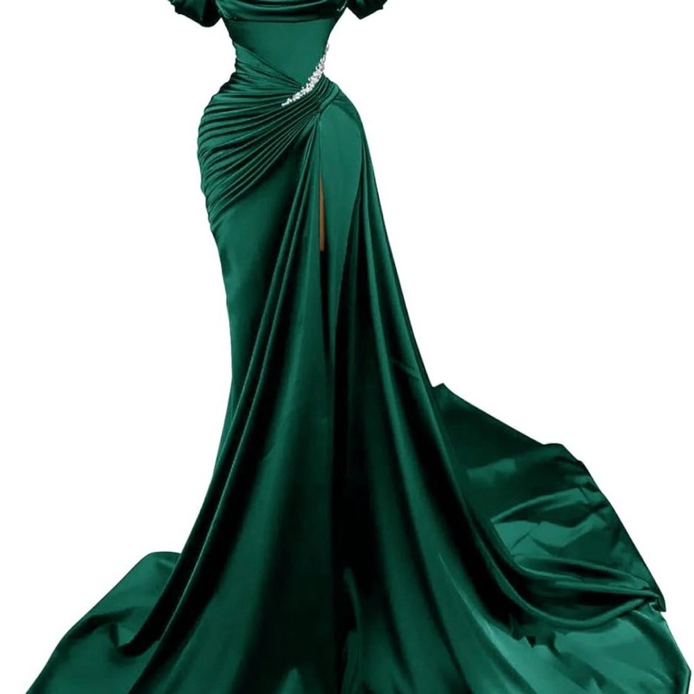 Elegant Green Evening Gown